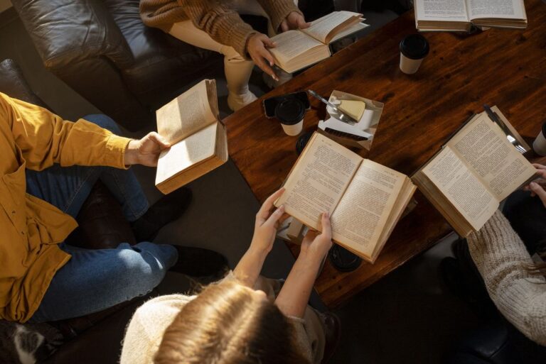 «Книжный клуб»